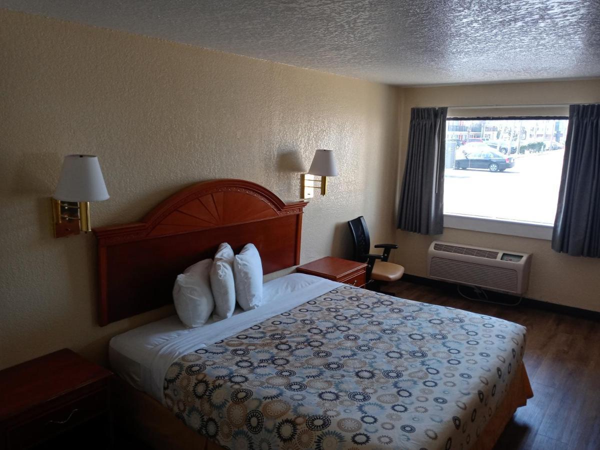 Hole Inn The Wall Hotel - Fort Walton Beach - Sunset Plaza - Nearby Beaches & Hurlburt Extérieur photo