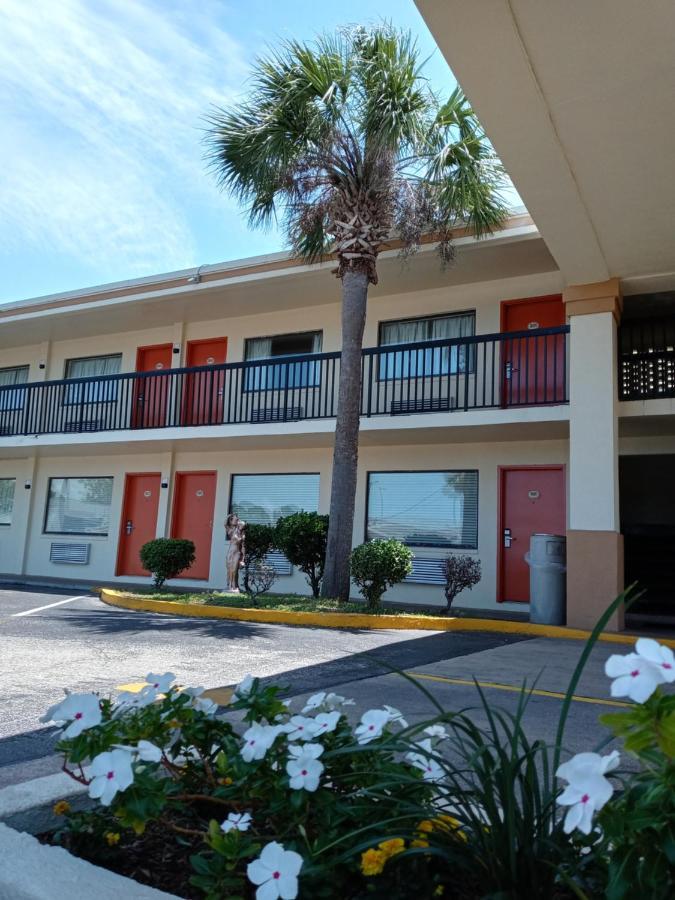 Hole Inn The Wall Hotel - Fort Walton Beach - Sunset Plaza - Nearby Beaches & Hurlburt Extérieur photo