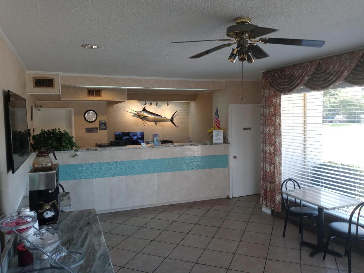 Hole Inn The Wall Hotel - Fort Walton Beach - Sunset Plaza - Nearby Beaches & Hurlburt Extérieur photo