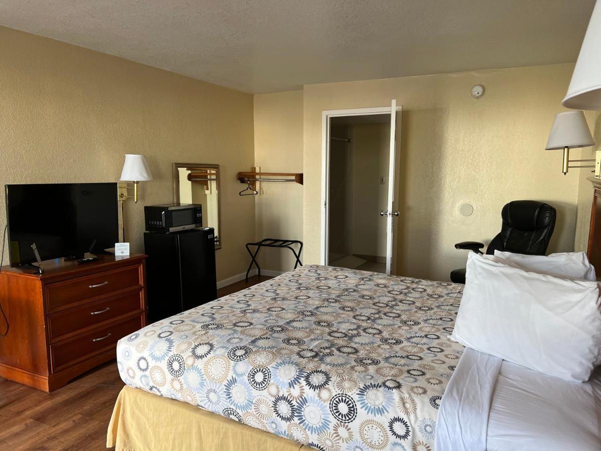 Hole Inn The Wall Hotel - Fort Walton Beach - Sunset Plaza - Nearby Beaches & Hurlburt Extérieur photo