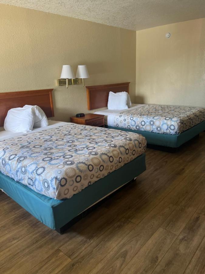 Hole Inn The Wall Hotel - Fort Walton Beach - Sunset Plaza - Nearby Beaches & Hurlburt Extérieur photo
