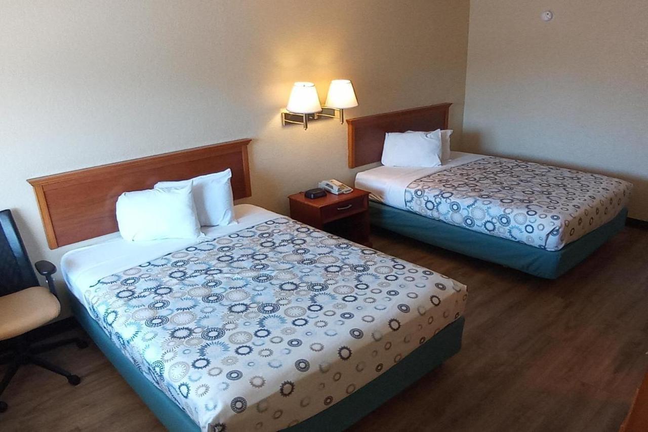 Hole Inn The Wall Hotel - Fort Walton Beach - Sunset Plaza - Nearby Beaches & Hurlburt Extérieur photo