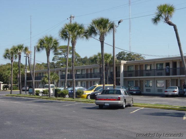 Hole Inn The Wall Hotel - Fort Walton Beach - Sunset Plaza - Nearby Beaches & Hurlburt Extérieur photo