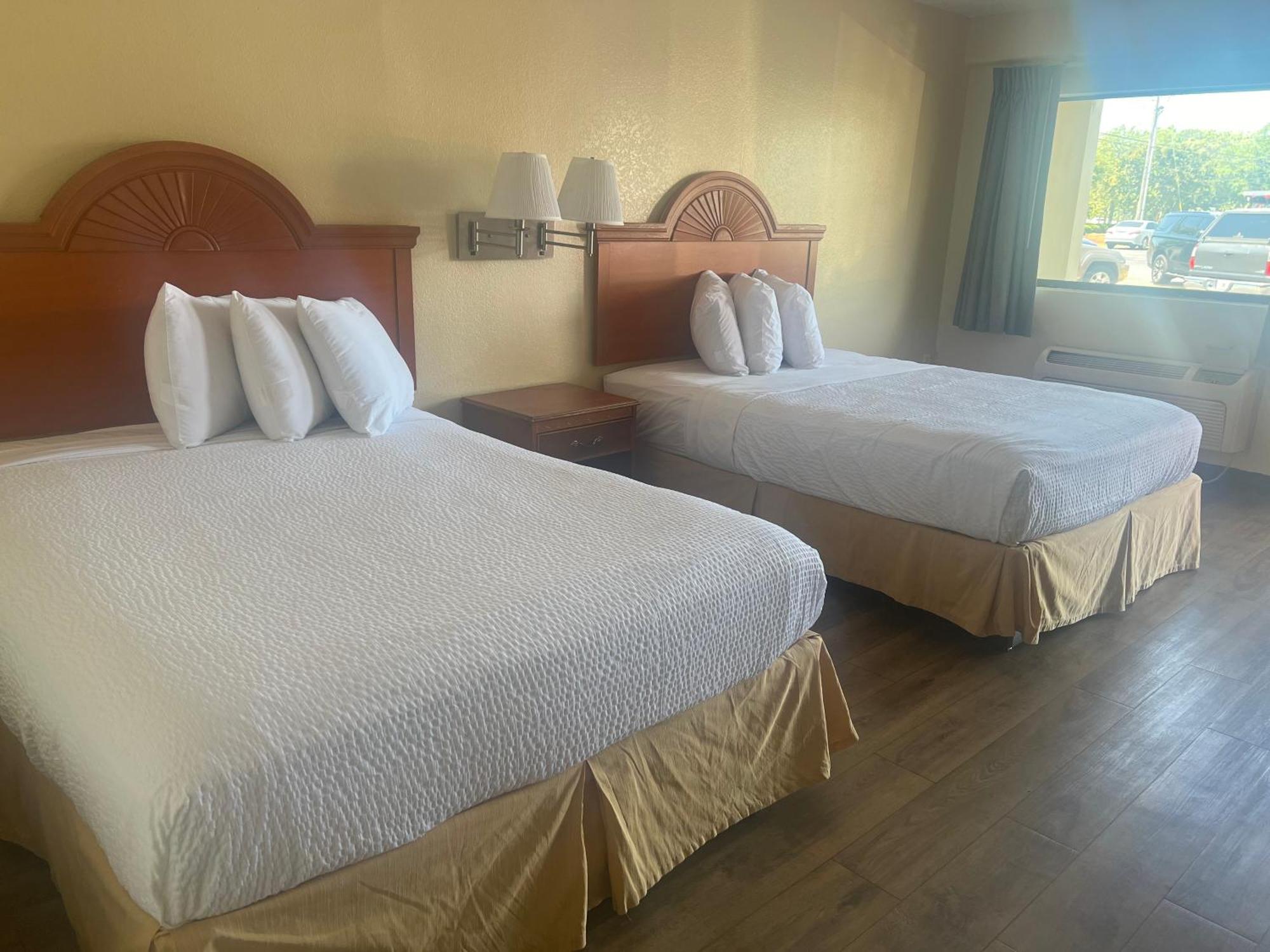 Hole Inn The Wall Hotel - Fort Walton Beach - Sunset Plaza - Nearby Beaches & Hurlburt Extérieur photo