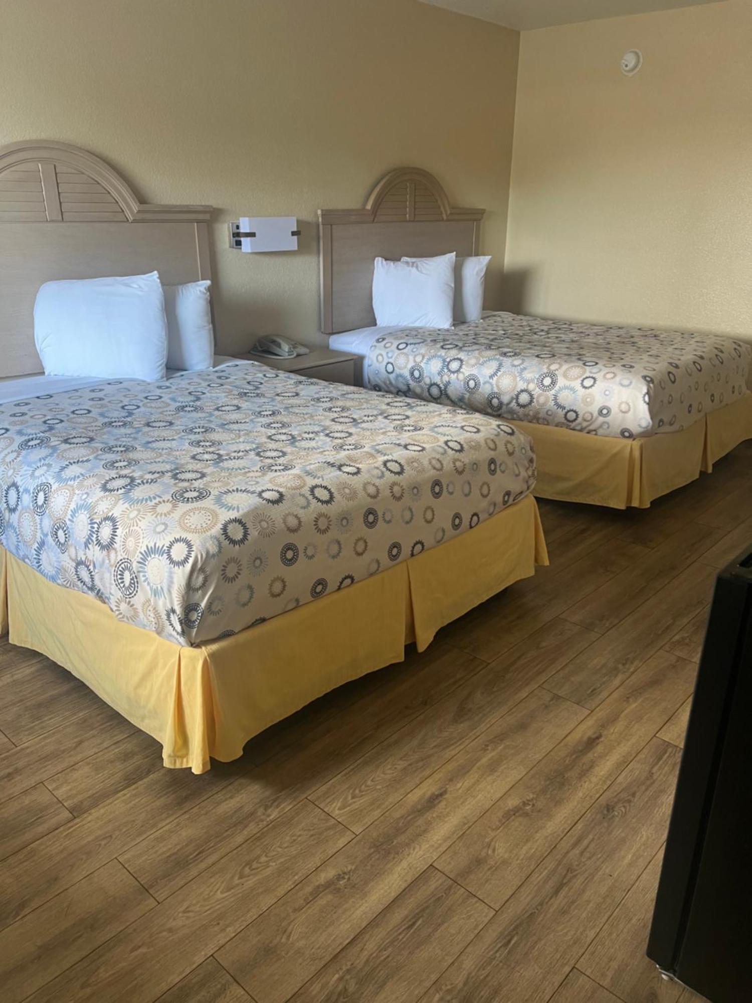 Hole Inn The Wall Hotel - Fort Walton Beach - Sunset Plaza - Nearby Beaches & Hurlburt Extérieur photo