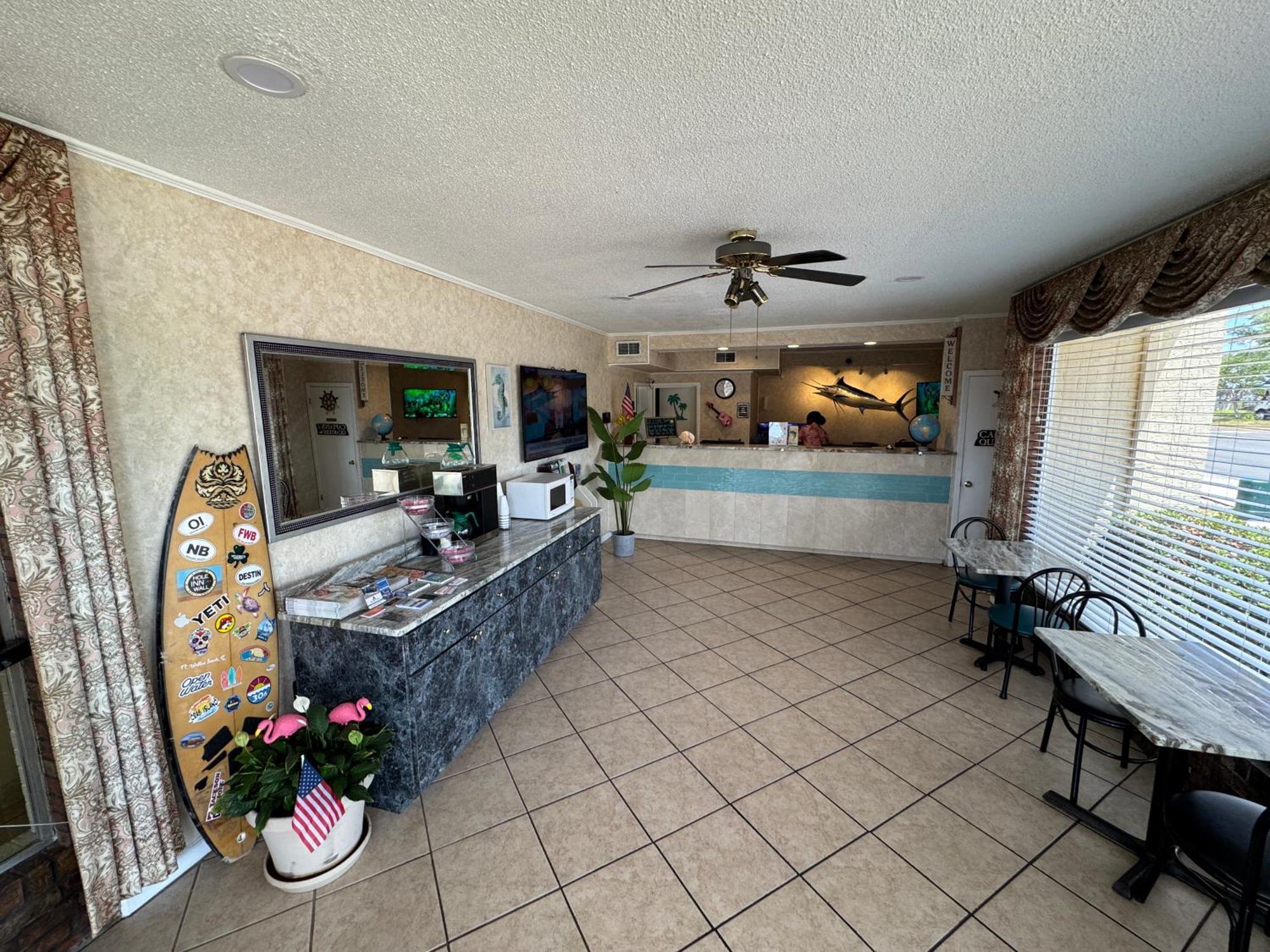 Hole Inn The Wall Hotel - Fort Walton Beach - Sunset Plaza - Nearby Beaches & Hurlburt Extérieur photo